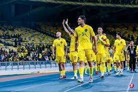 黄希扬：冲超后一直处于兴奋激动状态，身体允许的话会继续踢